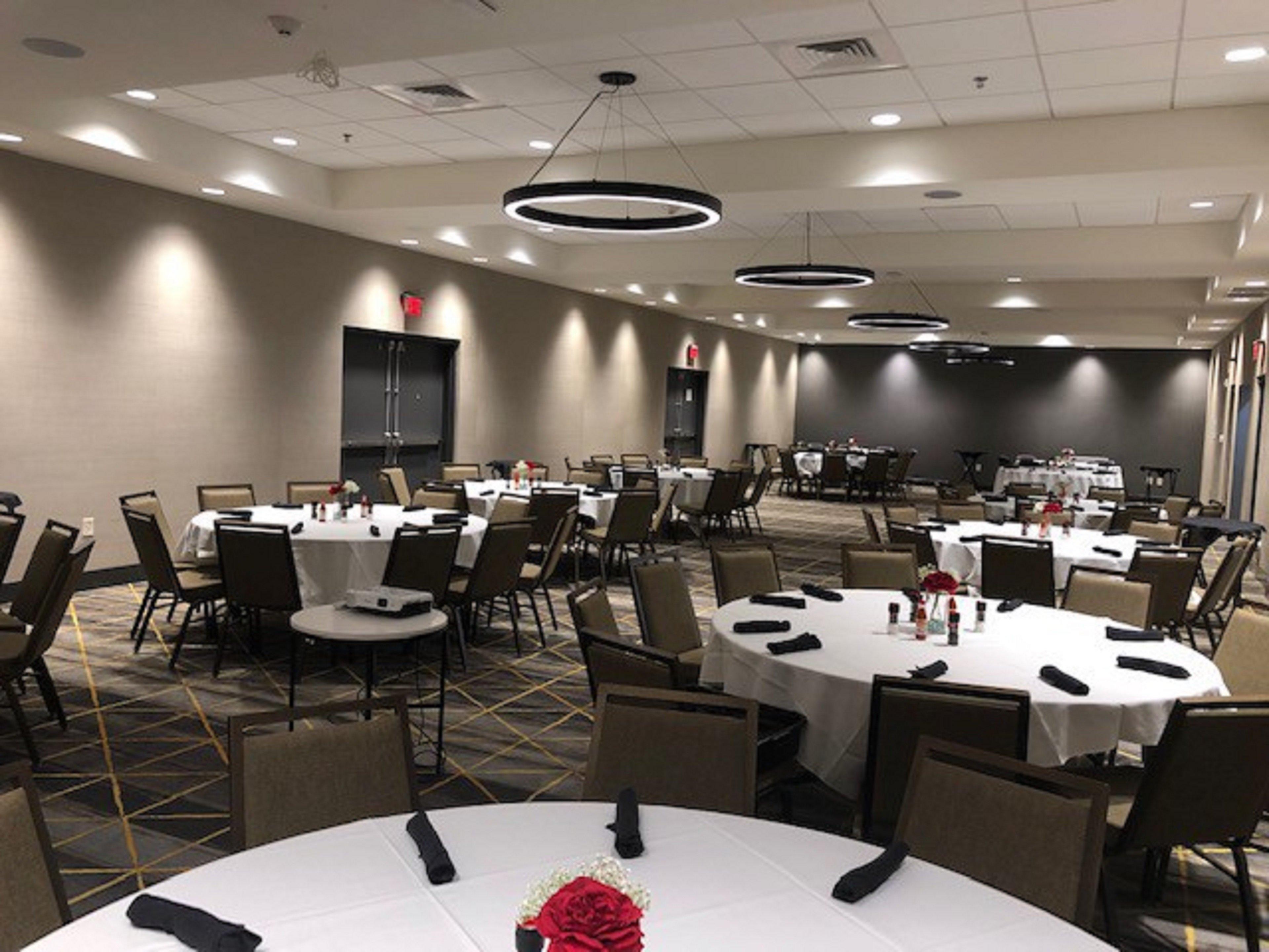 Holiday Inn & Suites - Fayetteville W-Fort Bragg Area By Ihg Екстер'єр фото